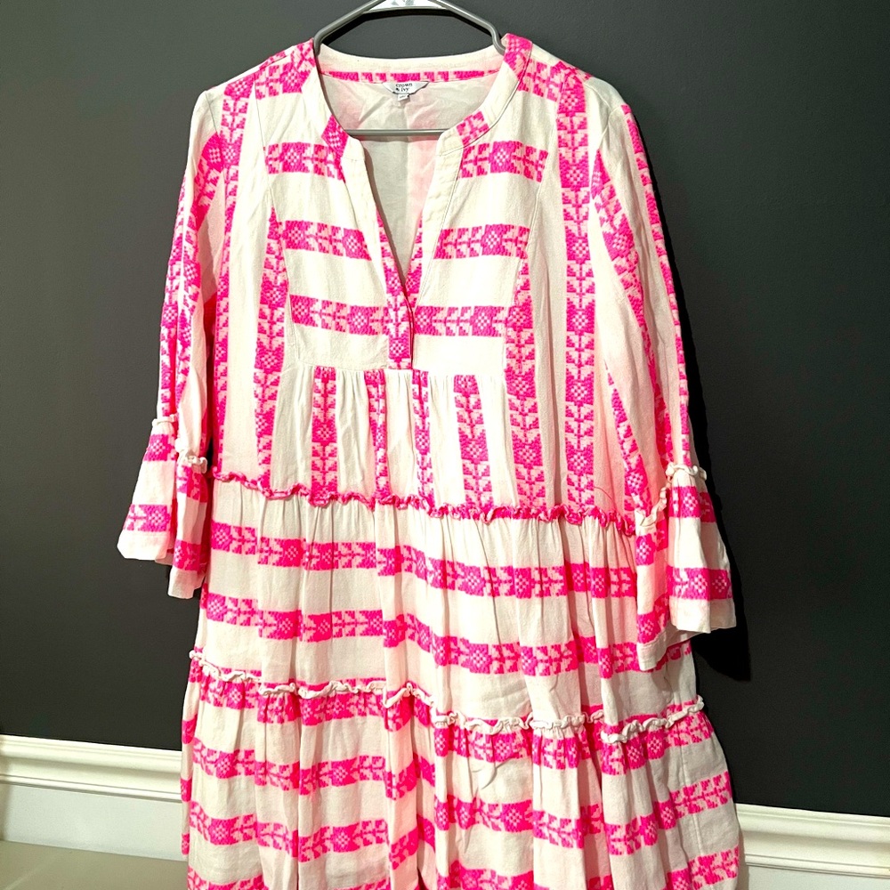 crown & ivy White and Pink Striped Tiered Dress - Picture 2 of 4